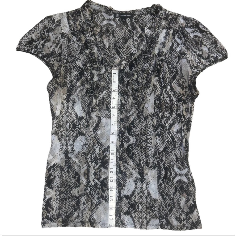 Women's INC International Concepts Top XL Gray Snake Print - Picture 2 of 7